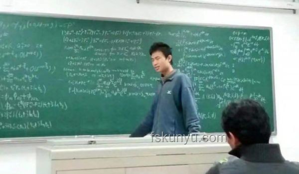 韦东奕婉拒采访背后：舆论影响与学术宁静